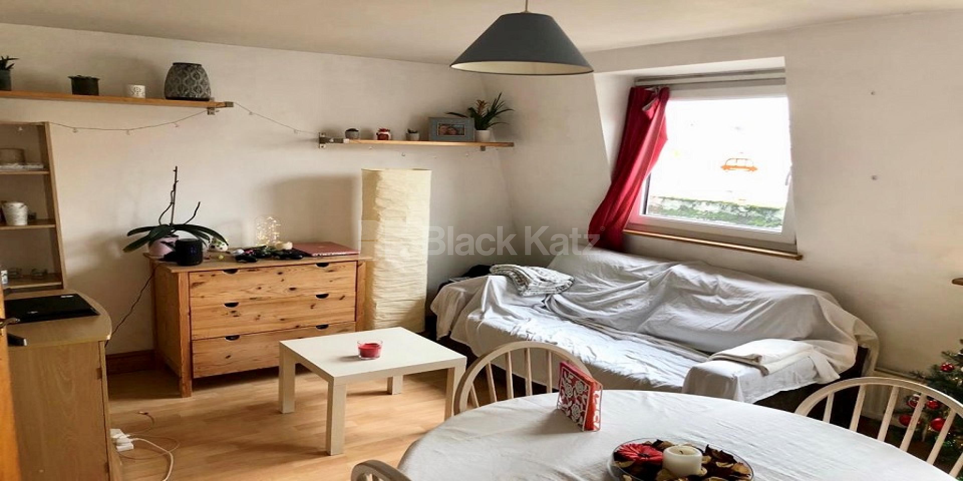 			LET , 1 Bedroom, 1 bath, 1 reception Apartment			 Camberwell Road, Camberwell/Oval SE5